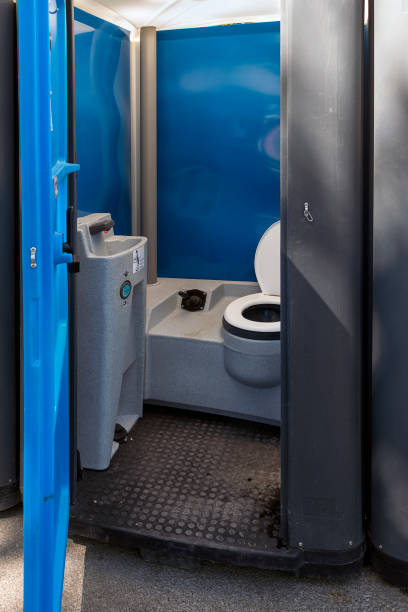 Best Portable restroom trailer rental  in Cedar Hill, MO
